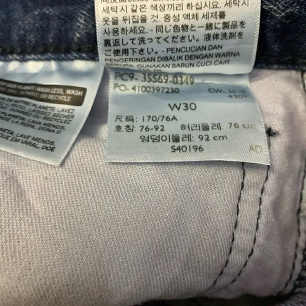 Levi's Loose Straight-Denim Shorts
